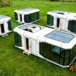 jimeng-2025-11-12-7888-参考这些图片的设计美学，生成一个绿色草地背景下的太空舱群，多个六边形舱体组合排列...