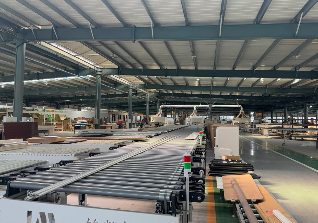 Large-scale aluminum furniture manufacturing workshop with advanced production facilities