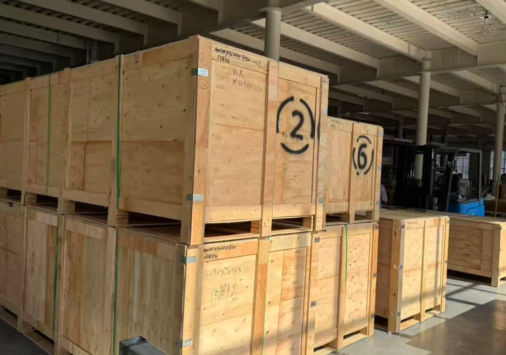 Secure packaging solutions for safe international transportation of aluminum furniture