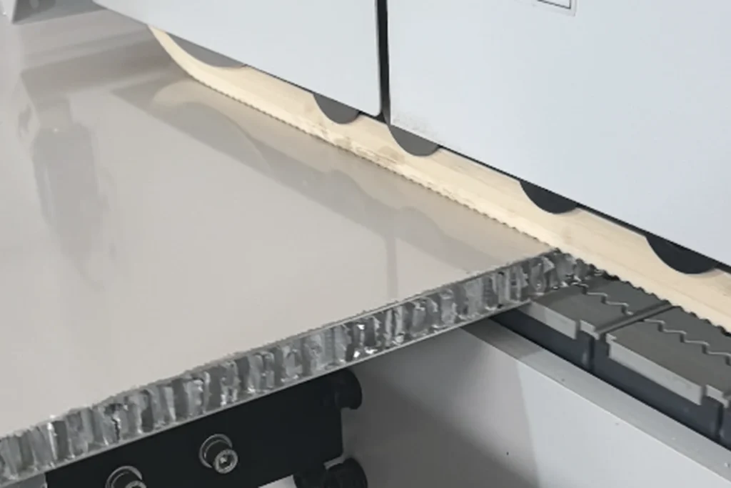 Aluminum Alloy Bathroom Cabinet Panel Edging