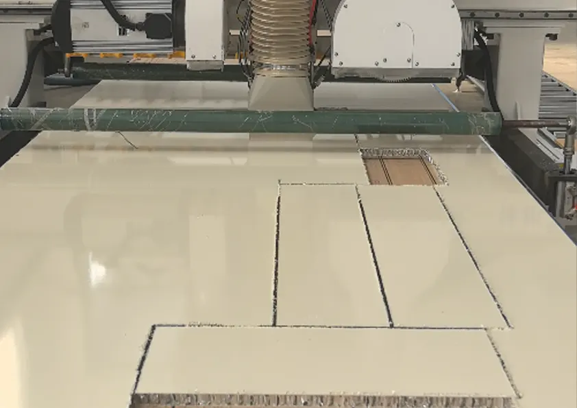 Cutting aluminum alloy bathroom cabinet panels